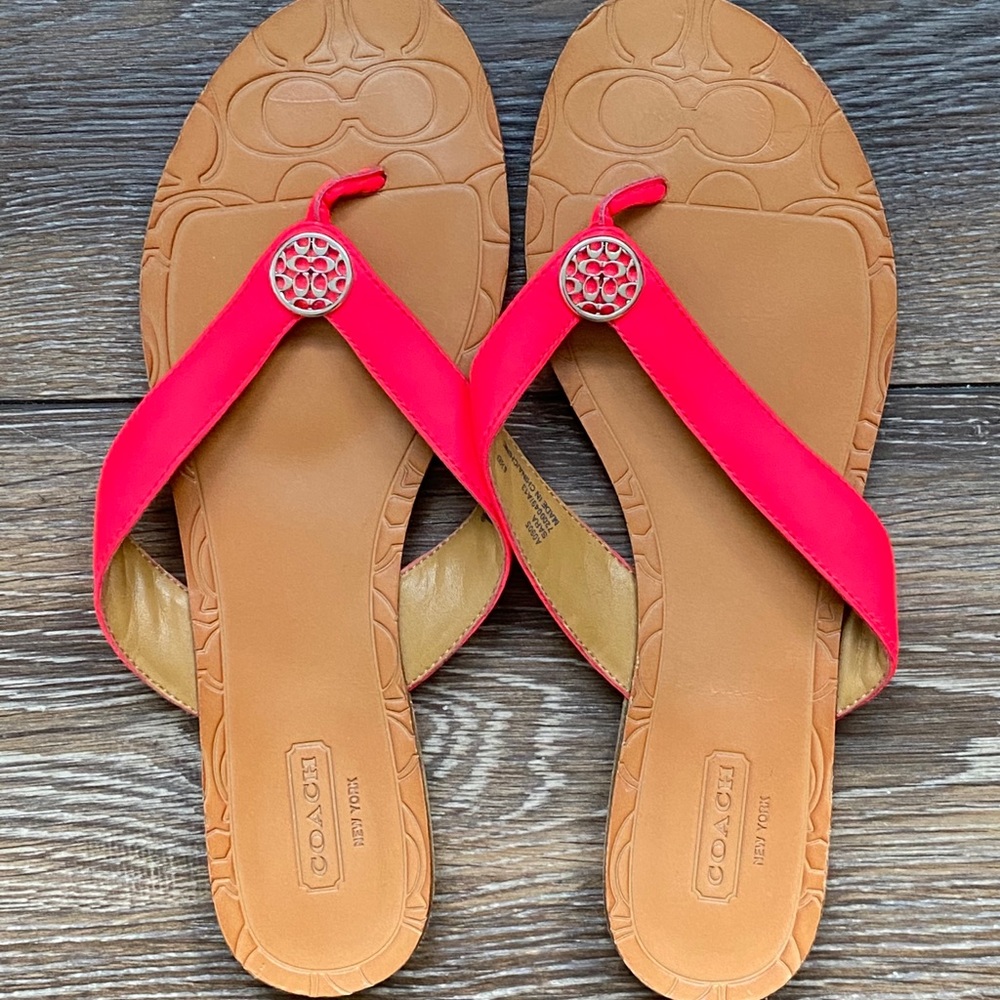 •NEW!• Coach Sara Thong Sandals